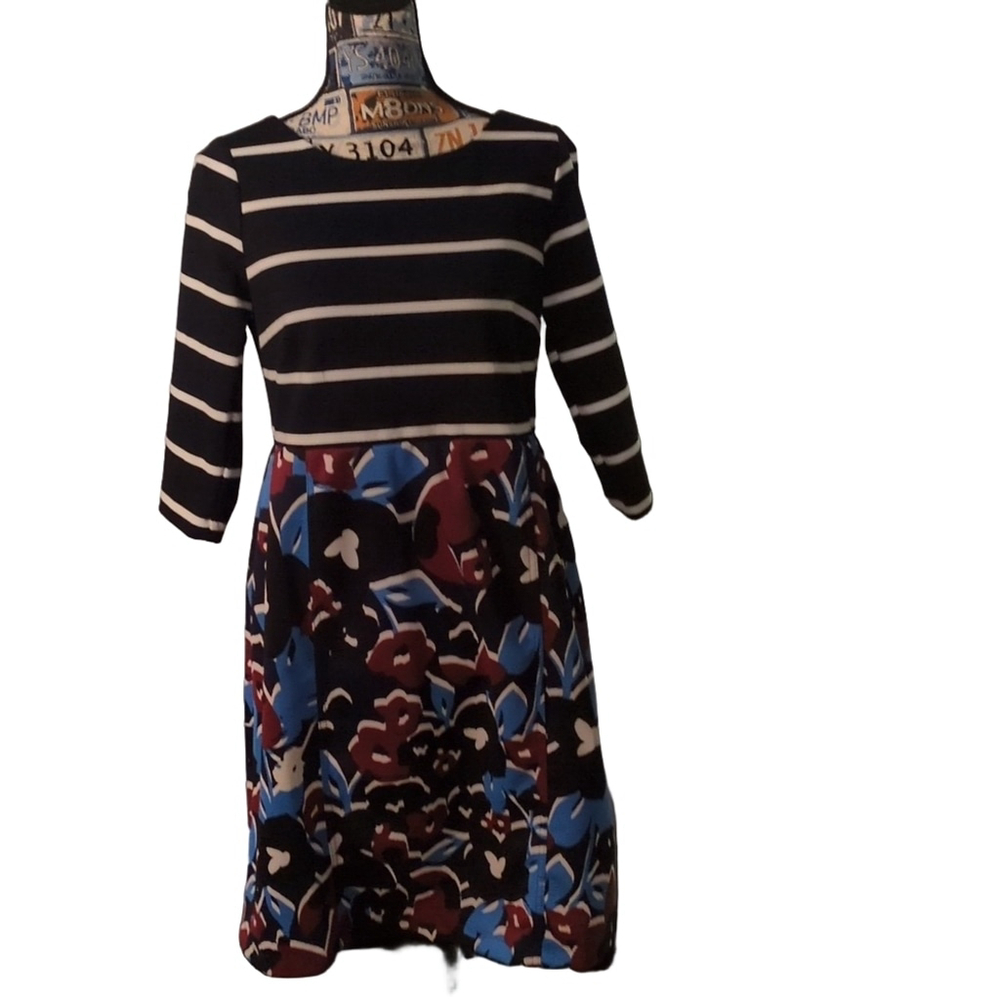 Taylor Maternity Dress Size Small